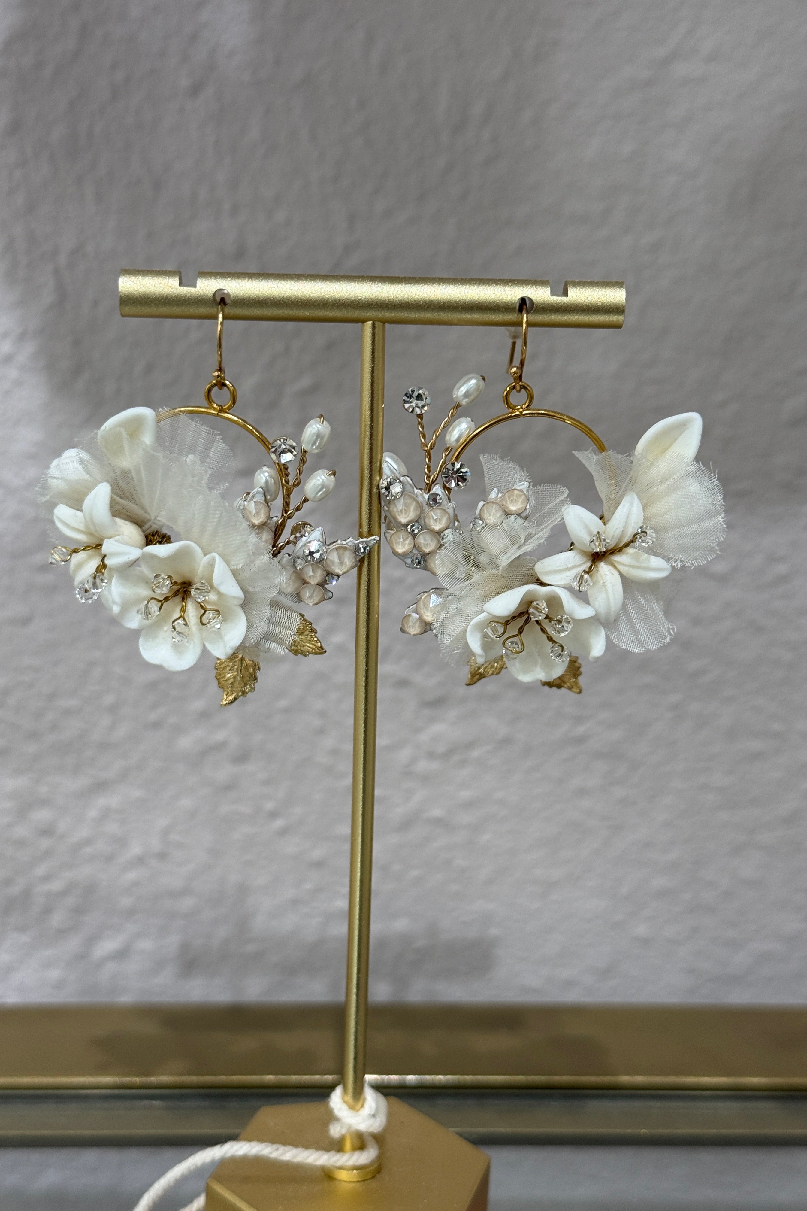 Petite Creamy floral bridal earrings - Style