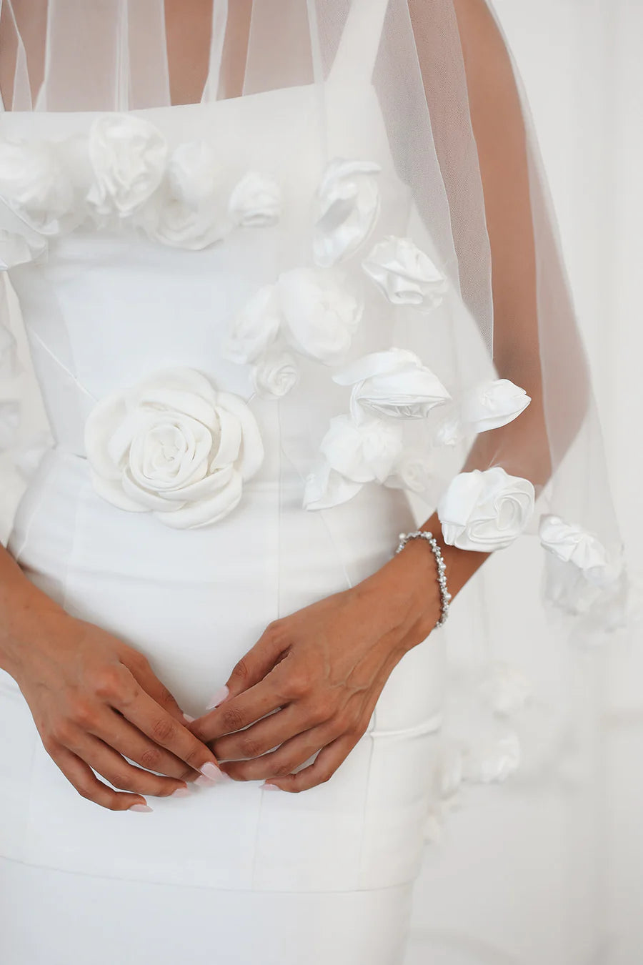 Isabelle Rosette Fingertip Veil 42"