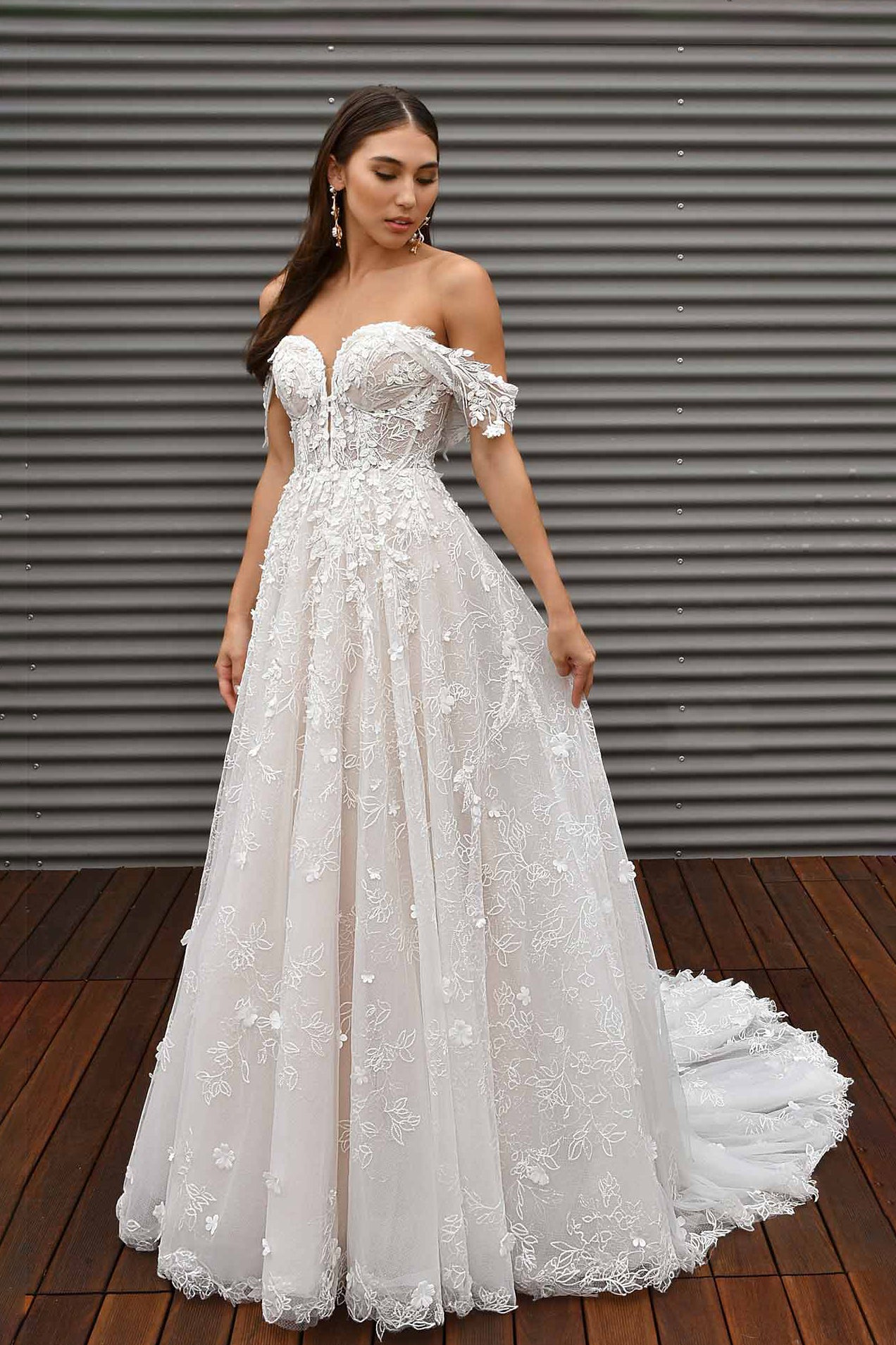 1321 by Martina Liana Elegant Lace Sweetheart Wedding Dress with