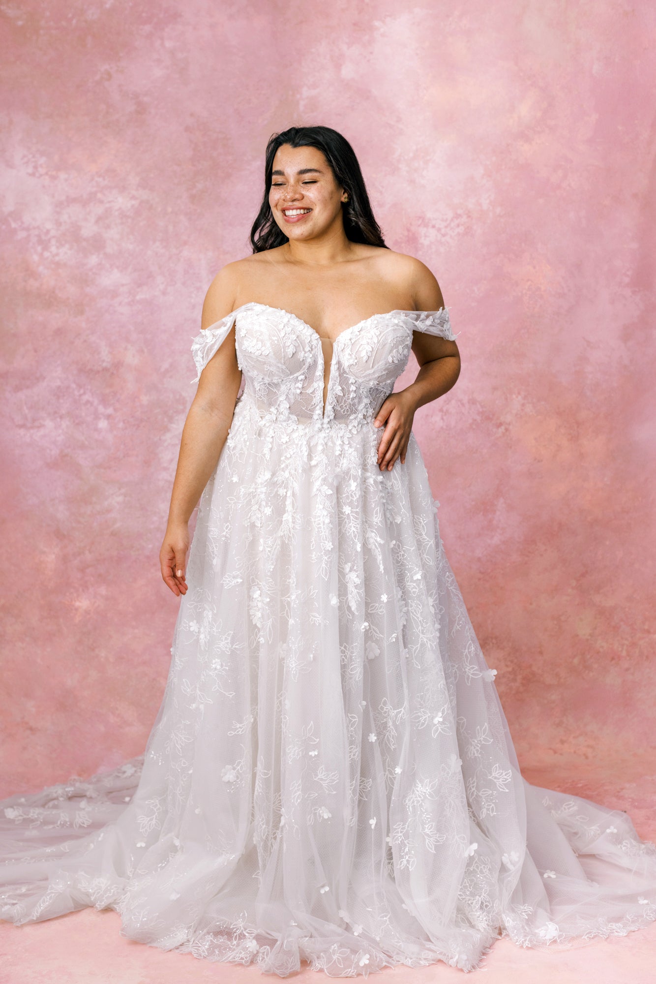1321 Plus Size by Martina Liana - Lace Sweetheart Wedding Dress with Off-the-Shoulder Straps The White Flower 1321 Plus Size by Martina Liana - Lace Sweetheart Wedding Dress with Off-the-Shoulder Straps The White Flower