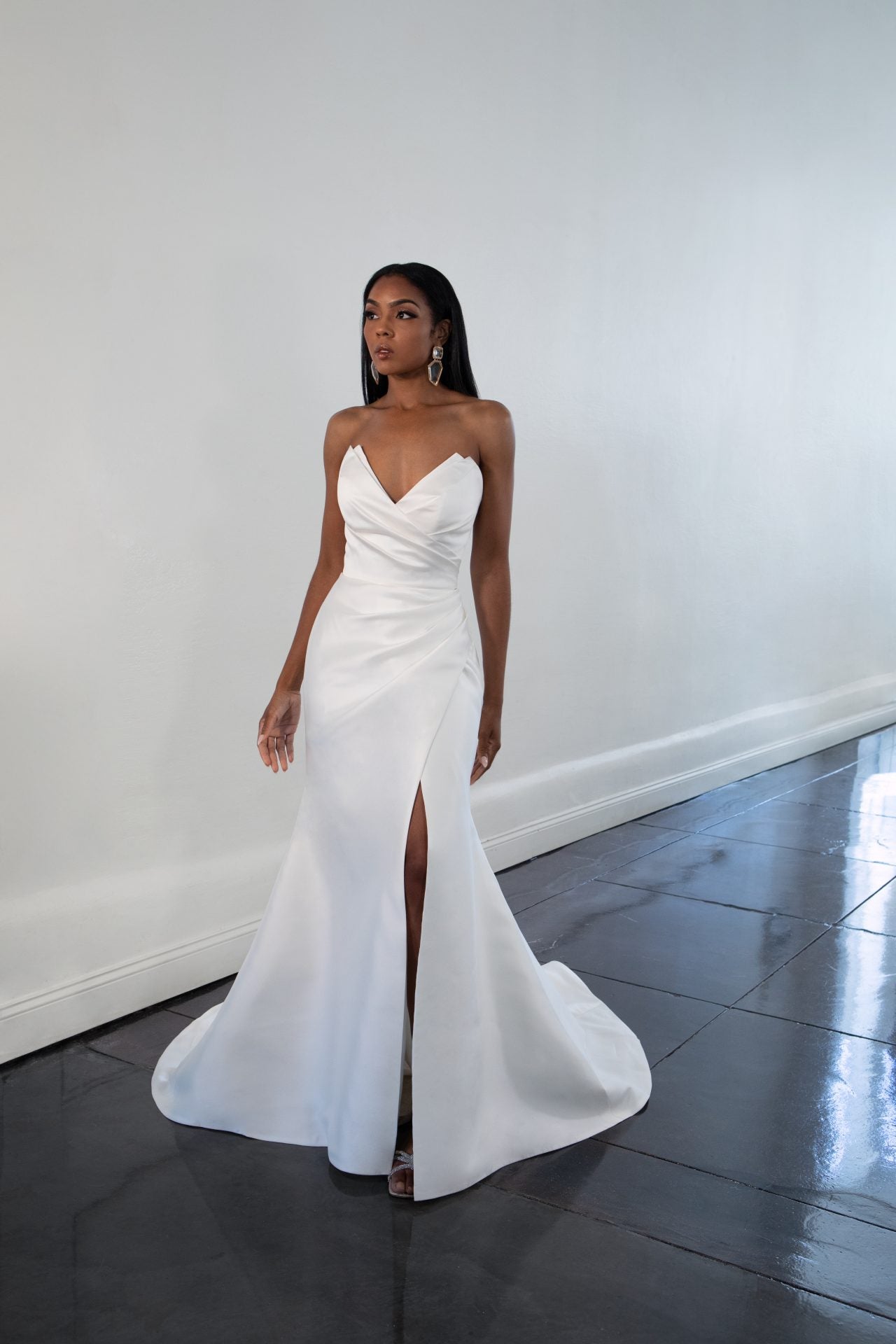 Martina Liana 1557 - Bridal Size Street - Sample Wedding Dress Martina Liana 1557 - Bridal Size Street - Sample Wedding Dress