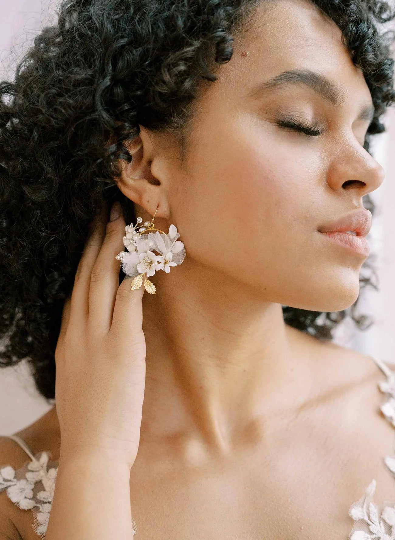 Petite Creamy floral bridal earrings - Style 