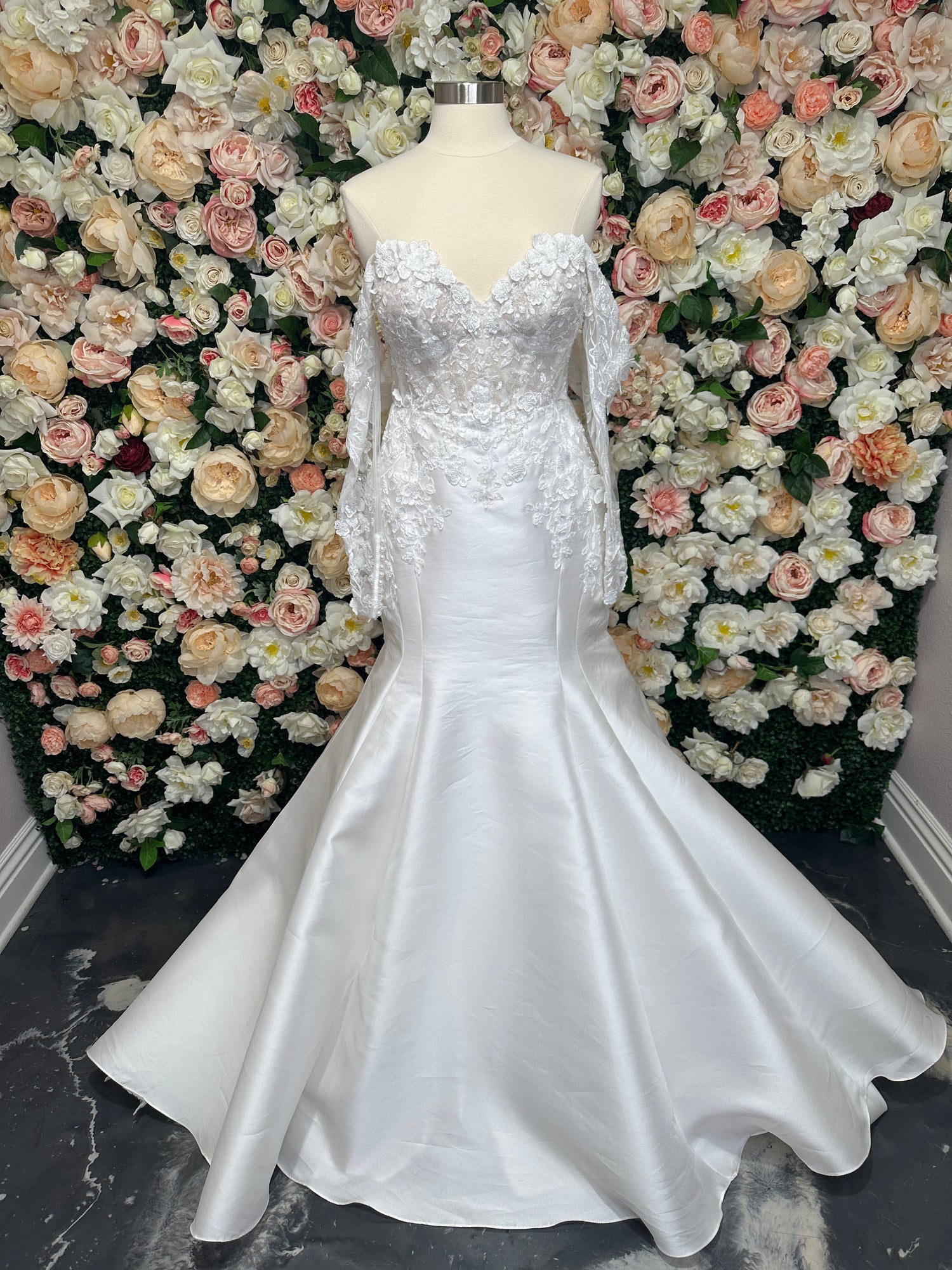 Martina Liana 1679 - Bridal Size 12 - Sample Wedding Dress Martina Liana 1679 - Bridal Size 12 - Sample Wedding Dress