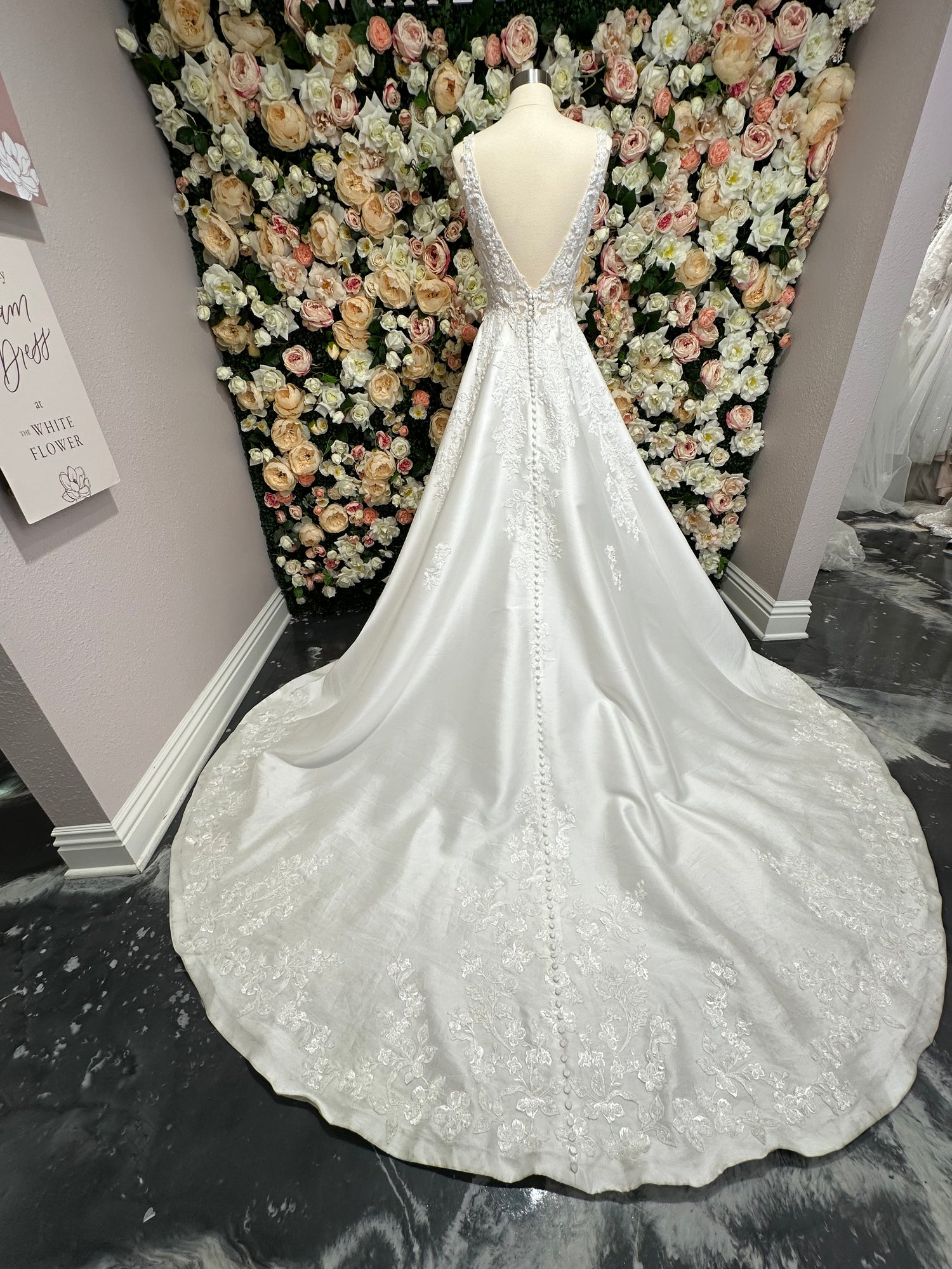 Martina Liana 1075 - Bridal Size 12 - Sample Wedding Dress Martina Liana 1075 - Bridal Size 12 - Sample Wedding Dress