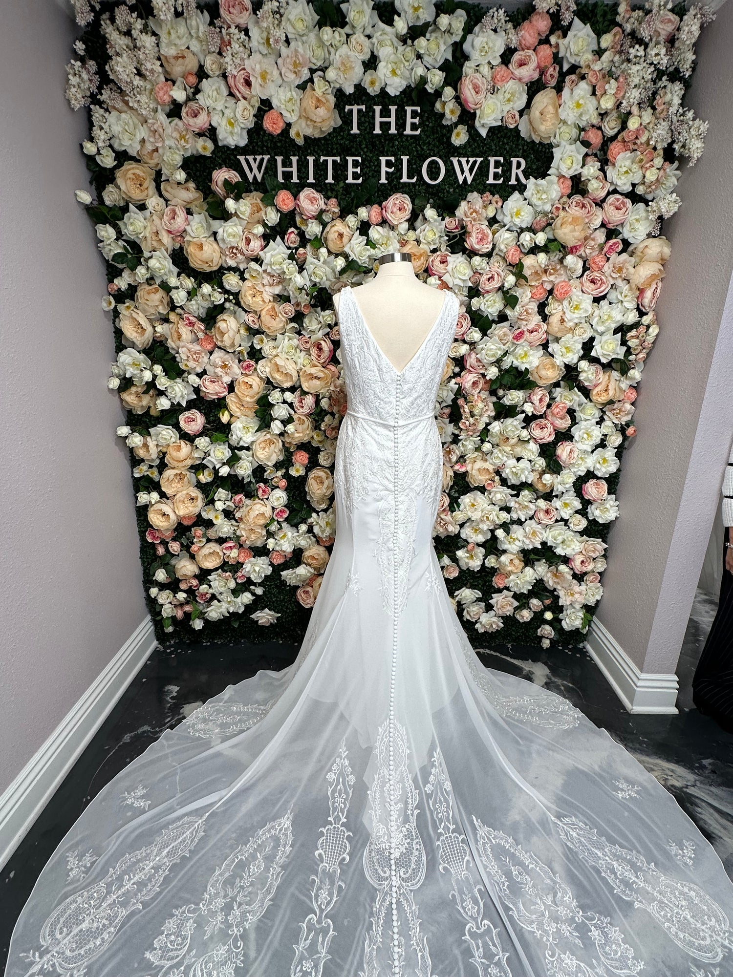 Kelly Faetanini Thelma - Bridal Size 20 - Plus Size Sample Wedding Dress Kelly Faetanini Thelma - Bridal Size 20 - Plus Size Sample Wedding Dress