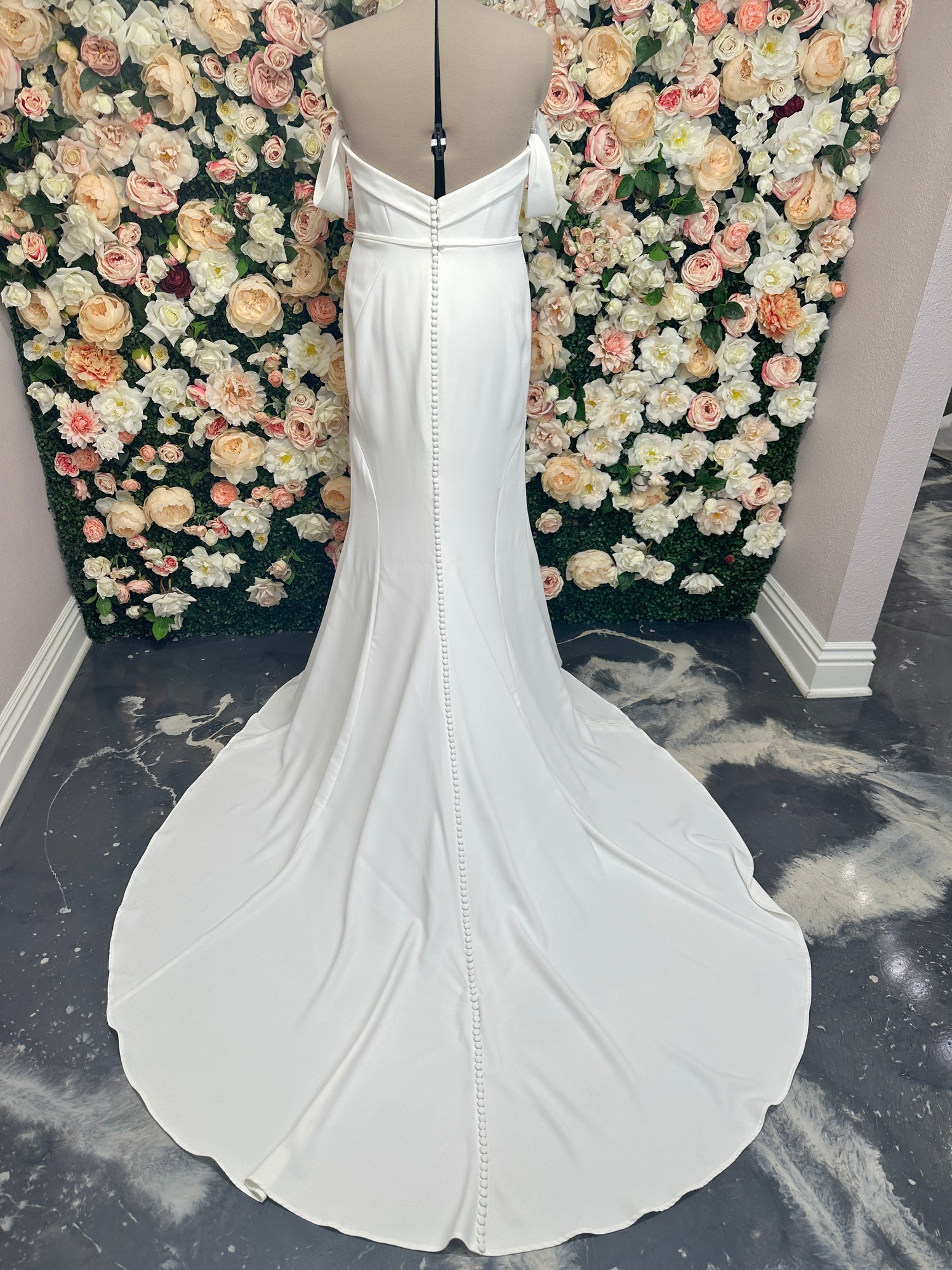 Charlene - Bridal Size 16 - Plus Size Sample Wedding Dress Charlene - Bridal Size 16 - Plus Size Sample Wedding Dress