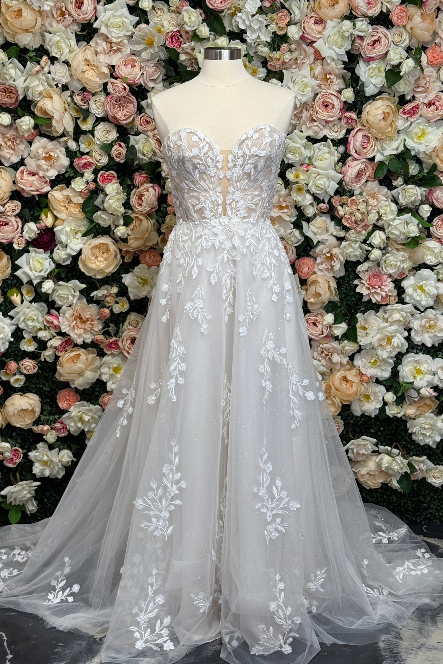 Ocean & Petal Melody - Bridal Size 10 - Sample Wedding Dress Ocean & Petal Melody - Bridal Size 10 - Sample Wedding Dress