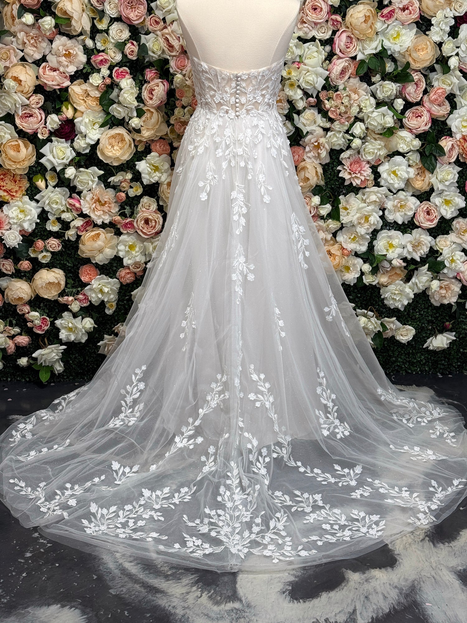 Ocean & Petal Melody - Bridal Size 10 - Sample Wedding Dress Ocean & Petal Melody - Bridal Size 10 - Sample Wedding Dress