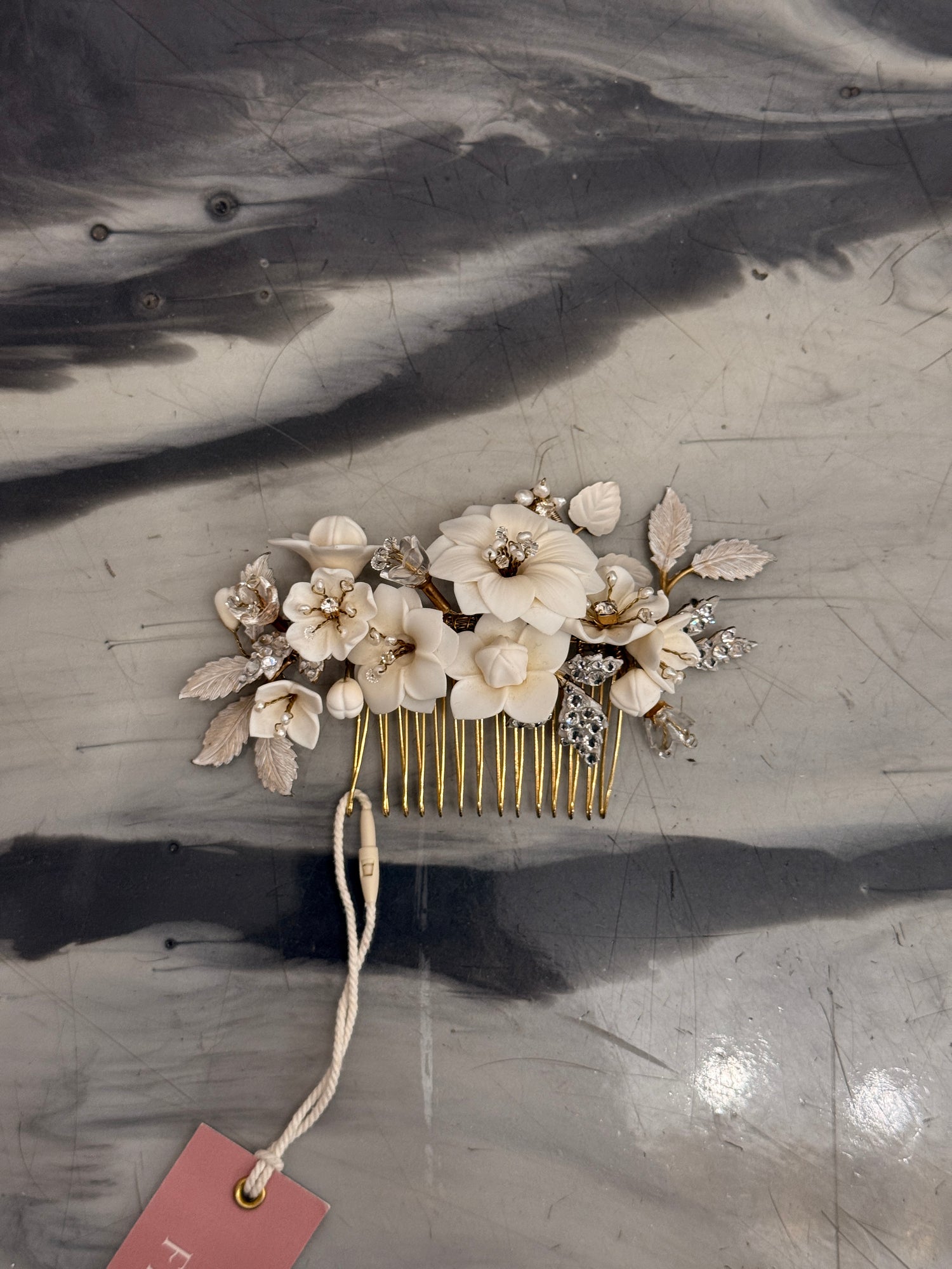 Creamy floral petite garden comb - Style 