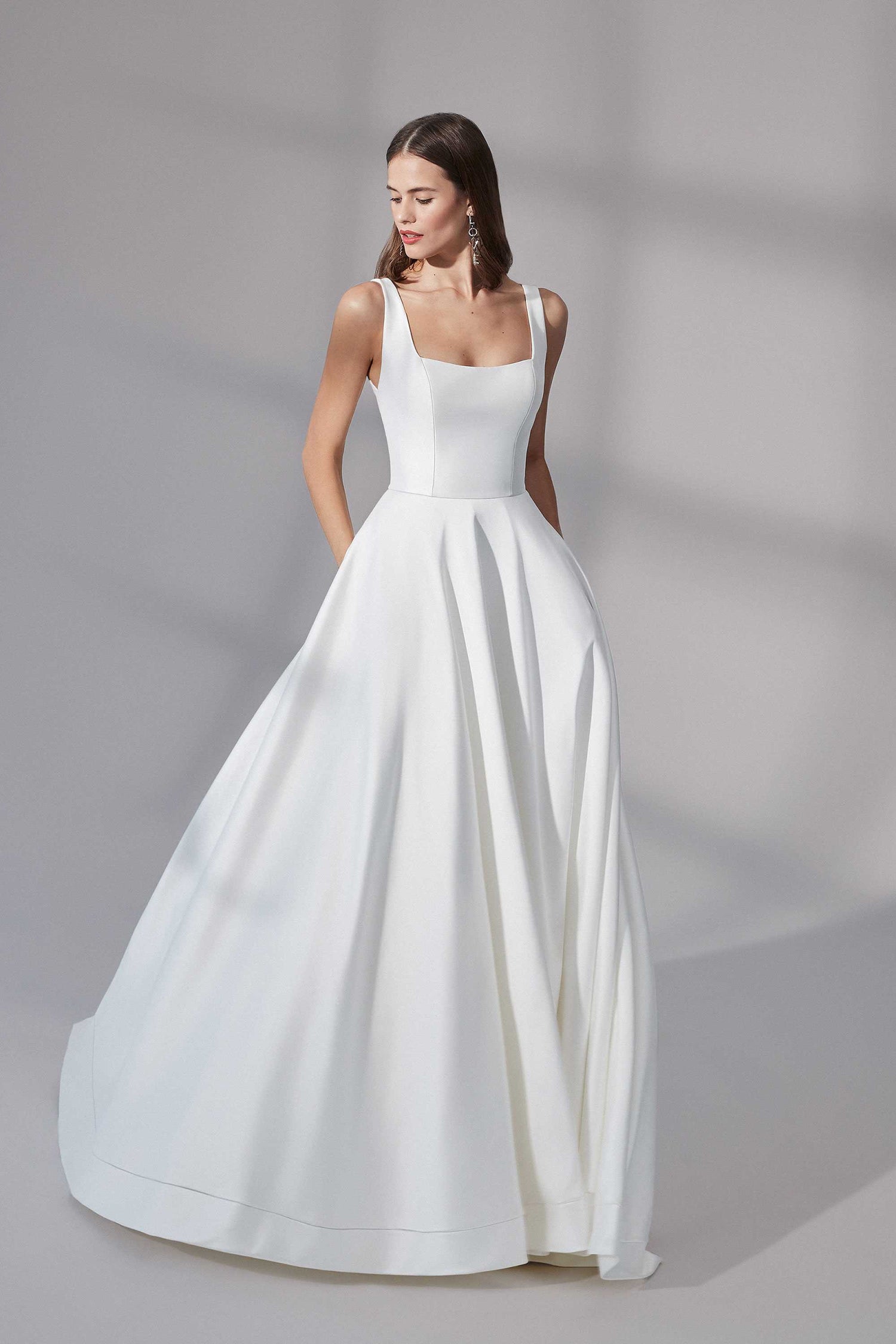 Charleston by Justin Alexander Signature The White Flower Charleston by Justin Alexander Signature The White Flower