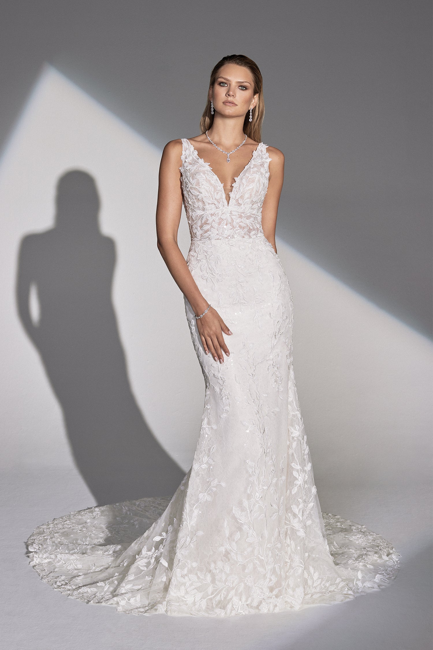 Justin Alexander Signature Evleen - Bridal Size 16 - Plus Size Sample Wedding Dress Justin Alexander Signature Evleen - Bridal Size 16 - Plus Size Sample Wedding Dress