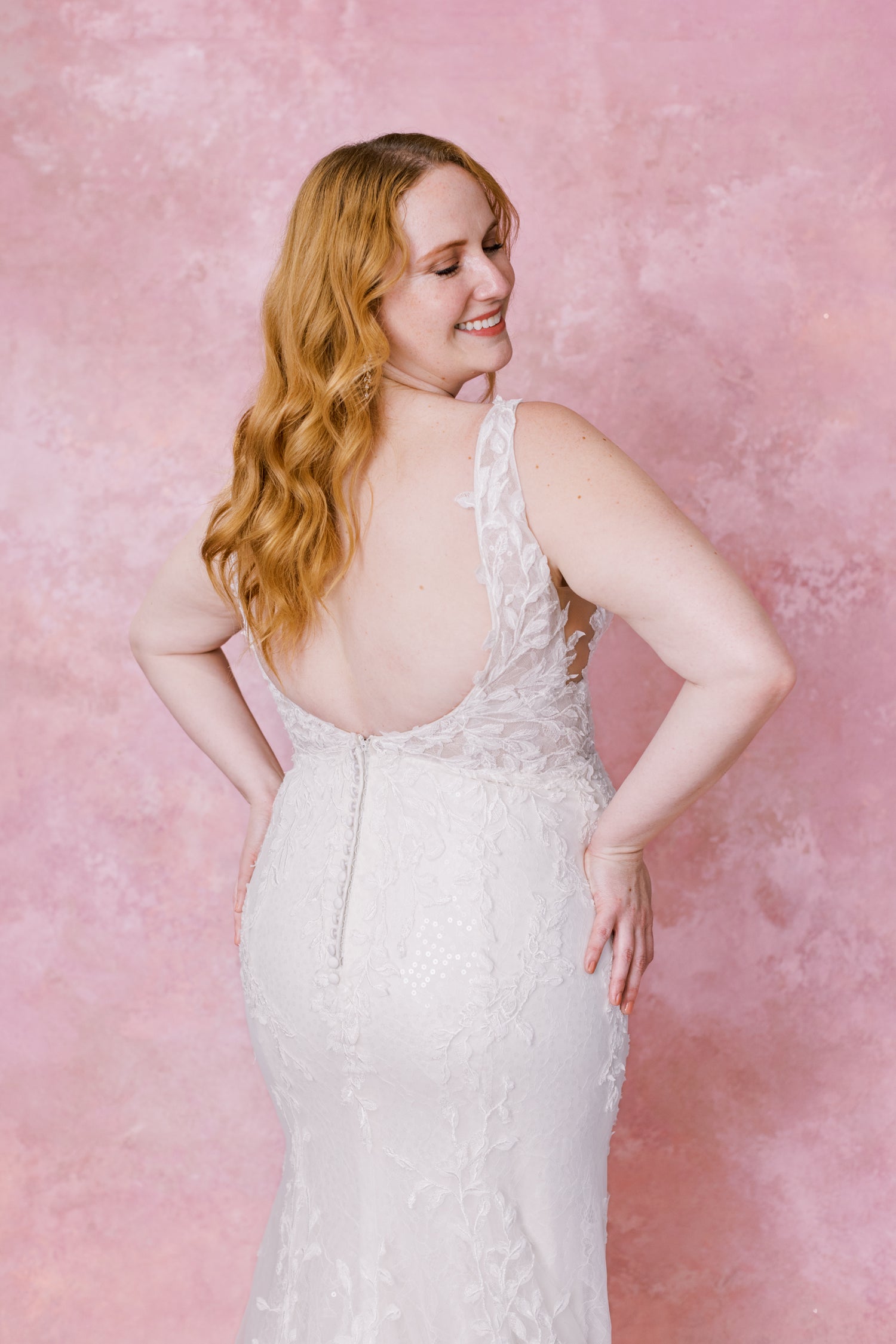 Justin Alexander Signature Evleen - Bridal Size 16 - Plus Size Sample Wedding Dress Justin Alexander Signature Evleen - Bridal Size 16 - Plus Size Sample Wedding Dress