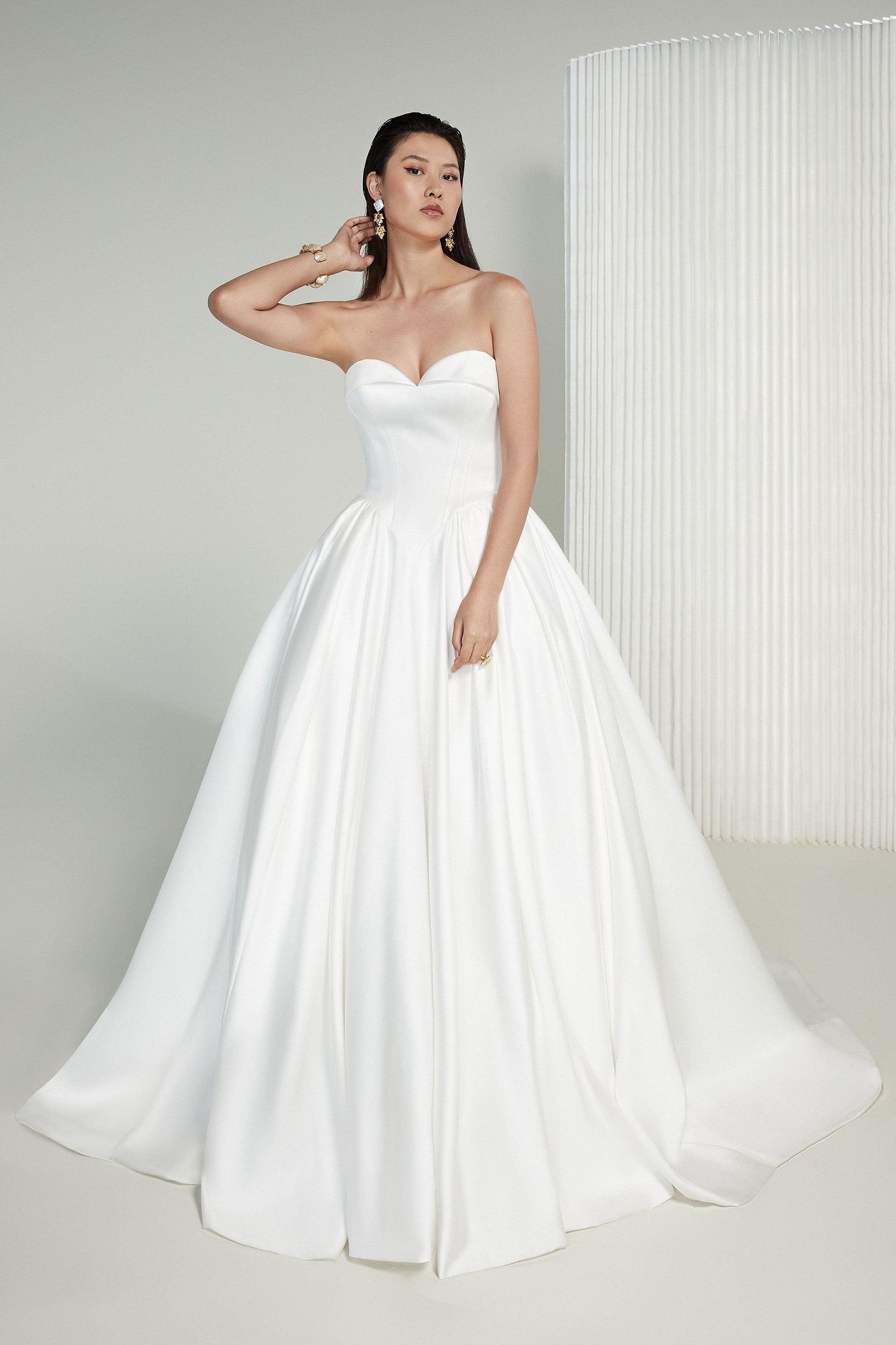 Joan by Justin Alexander Signature – The White Flower