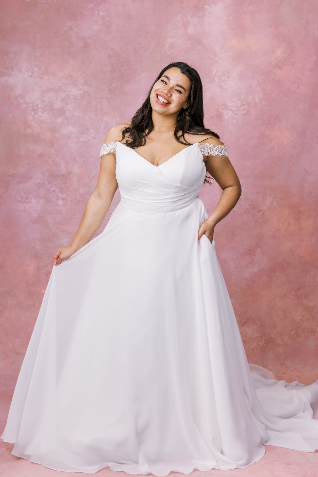 Kelly Faetanini Valencia - Bridal Size 18 - Plus Size Sample Wedding Dress Kelly Faetanini Valencia - Bridal Size 18 - Plus Size Sample Wedding Dress