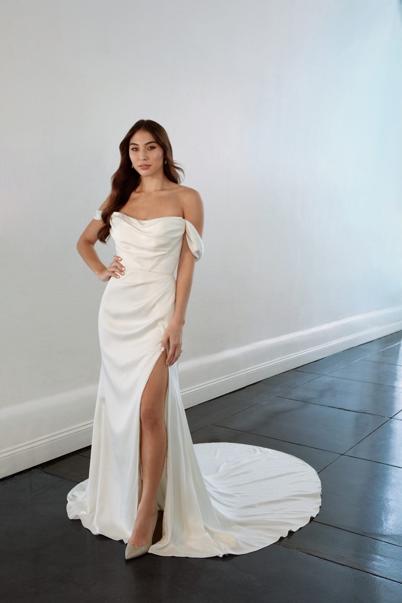 satin sheath wedding dress A-Line with V-Neck and Slit Sonya Soley May Wedding Roof Sheath2 Martina Liana 1453 - Bridal